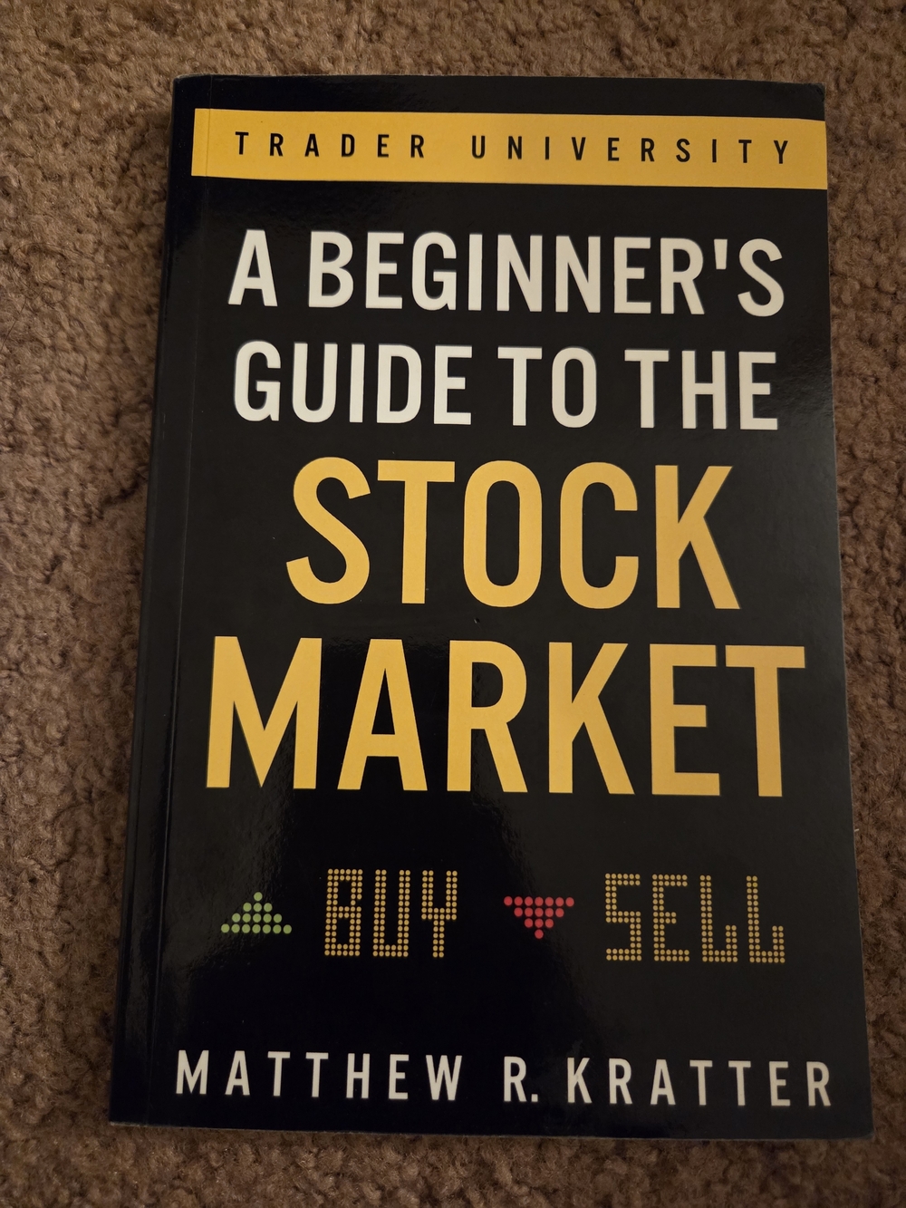 A Beginner's Guide to the Stock Market - Black & Yellow